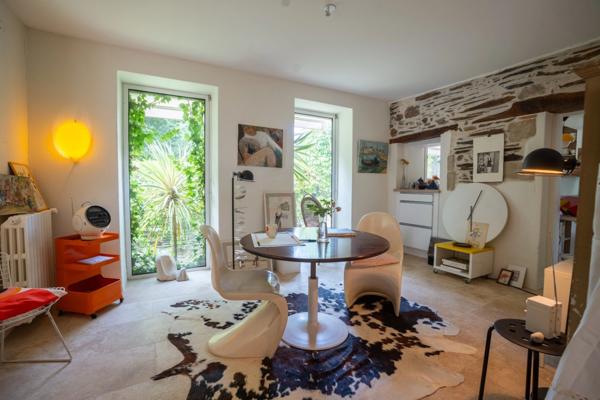 Vue carte postale sur la Maine : Maison atypique et appartement séparé de 300 m2 jouant sur les volumes, la lumière et les perspectives