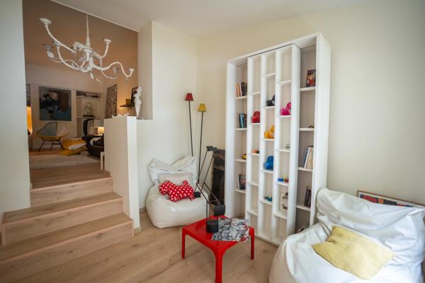 Vue carte postale sur la Maine : Maison atypique et appartement séparé de 300 m2 jouant sur les volumes, la lumière et les perspectives