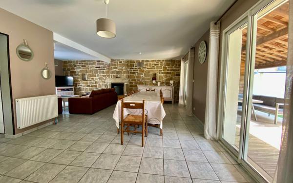 Maison à vendre    7 pièces • 165 m2 Séné