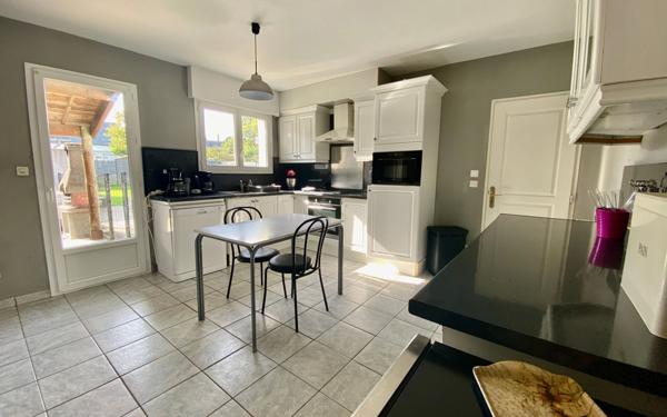 Maison à vendre    7 pièces • 165 m2 Séné