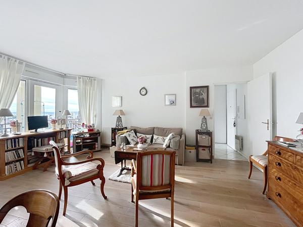 Appartement Suresnes 2 pièce(s) 59.90 m2