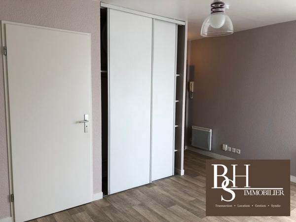 MONTBERNAGE STUDIO AVEC PARKING - 21.87 m2
