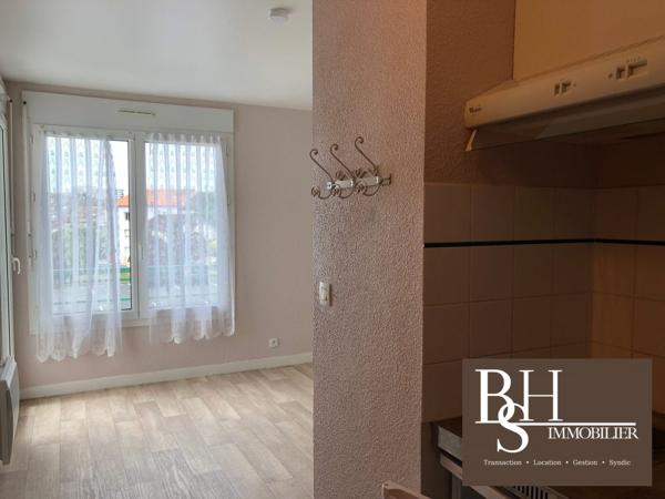 MONTBERNAGE STUDIO AVEC PARKING - 21.87 m2