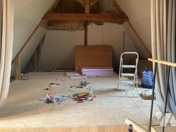 A VENDRE : Située à environ 15km au sud-ouest de GOURDON (Lot - 46) propriété en pierre composé...