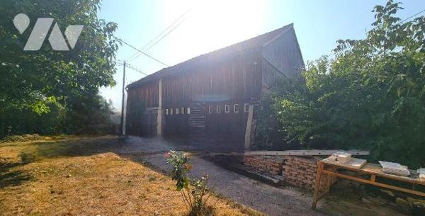 A VENDRE : Située à environ 15km au sud-ouest de GOURDON (Lot - 46) propriété en pierre composé...