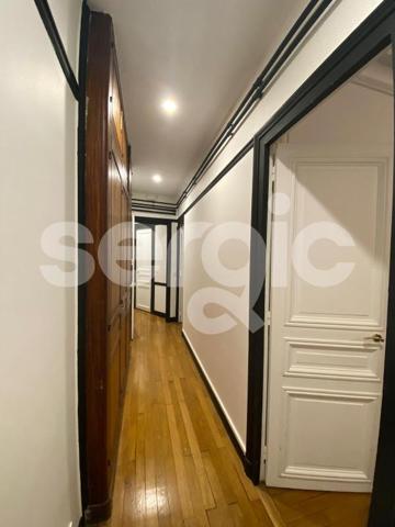 Location 6 Pieces 220 75116 Paris 81 0790 01 0004