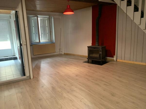 Maison principale de 151m² et 2nd maison de 96m² sur la commune de Geay