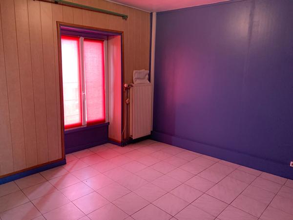 Maison principale de 151m² et 2nd maison de 96m² sur la commune de Geay