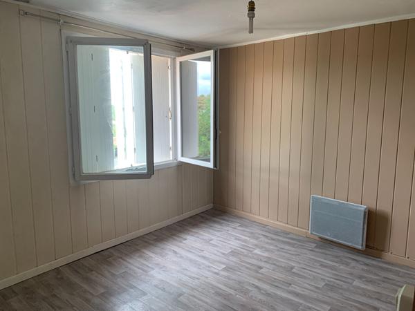 Maison principale de 151m² et 2nd maison de 96m² sur la commune de Geay