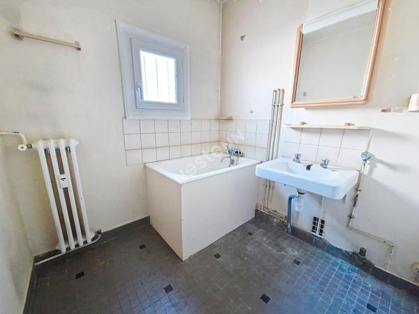 Appartement T3 lumineux avec balcon, vue dégagée sur parc arboré, au calme absolu à Poitiers