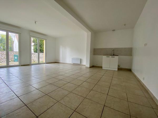 Maison récente avec jardinet