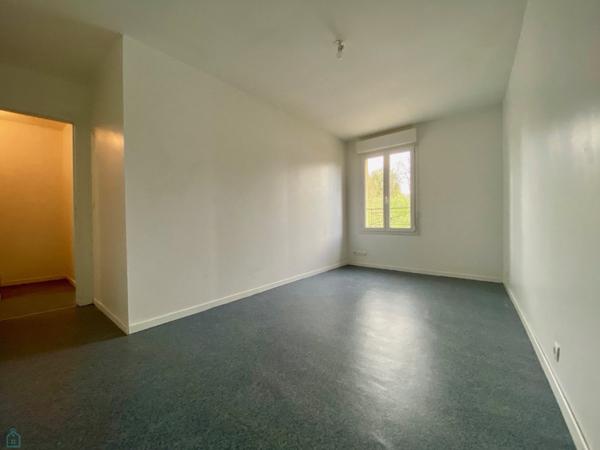 Maison récente avec jardinet