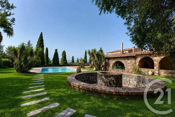 Maison à vendre  12 pièces - 500 m 2   FREJUS  - 83