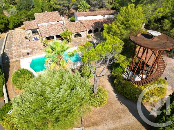 Maison à vendre  12 pièces - 500 m 2   FREJUS  - 83