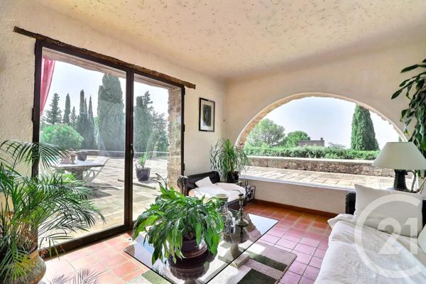Maison à vendre  12 pièces - 500 m 2   FREJUS  - 83
