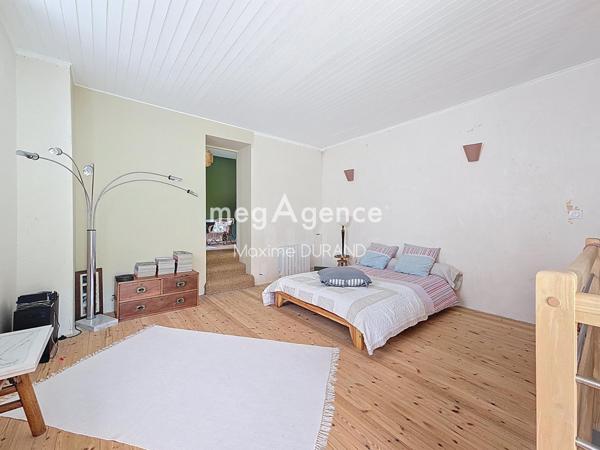 Maison à Saint-Laurent-sur-Sèvre, 85290 - 10 pièces 320m²