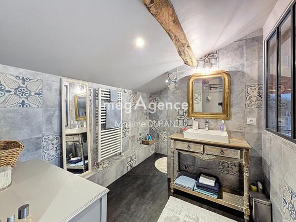 Maison à Saint-Laurent-sur-Sèvre, 85290 - 10 pièces 320m²