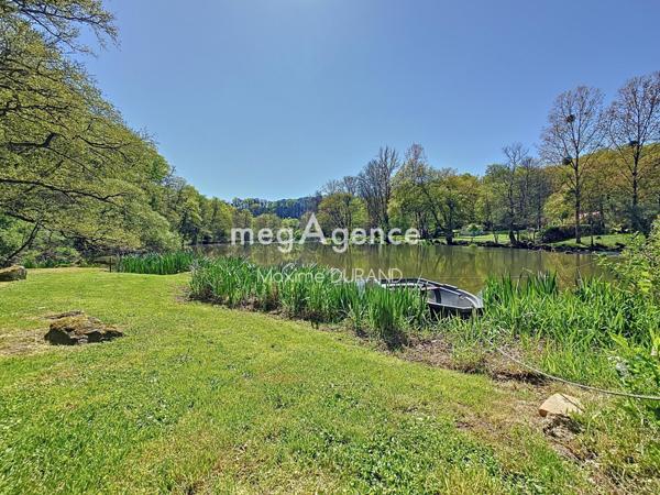 Maison à Saint-Laurent-sur-Sèvre, 85290 - 10 pièces 320m²