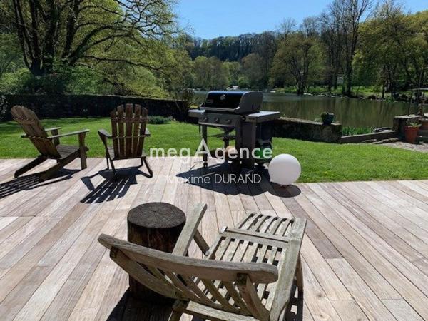 Maison à Saint-Laurent-sur-Sèvre, 85290 - 10 pièces 320m²