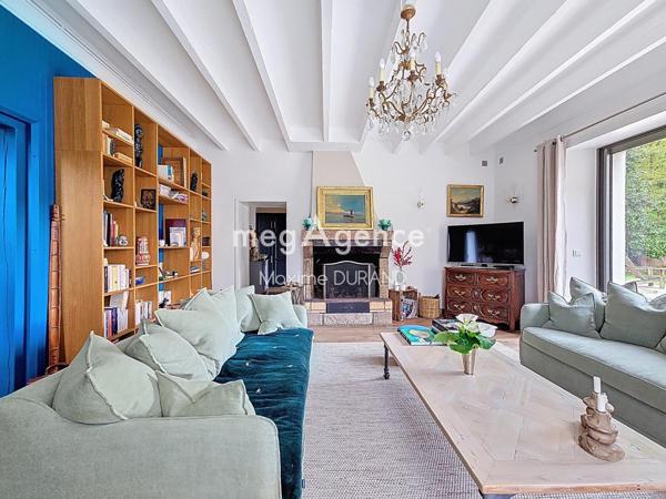 Maison à Saint-Laurent-sur-Sèvre, 85290 - 10 pièces 320m²