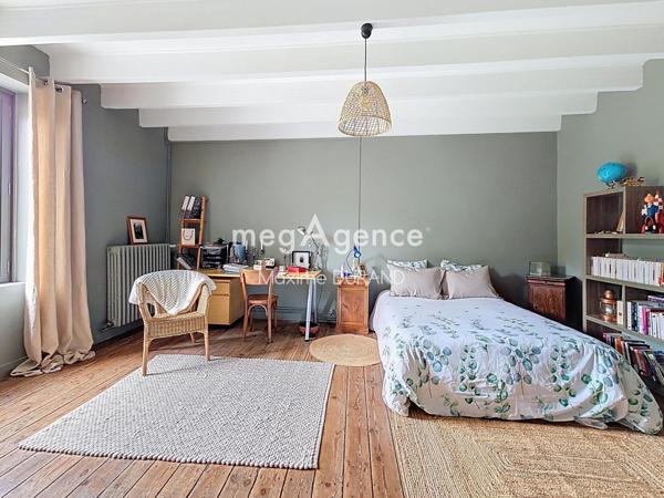 Maison à Saint-Laurent-sur-Sèvre, 85290 - 10 pièces 320m²