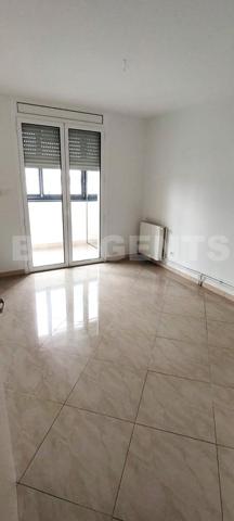 Grand T4 refait à neuf + terrasse + garage