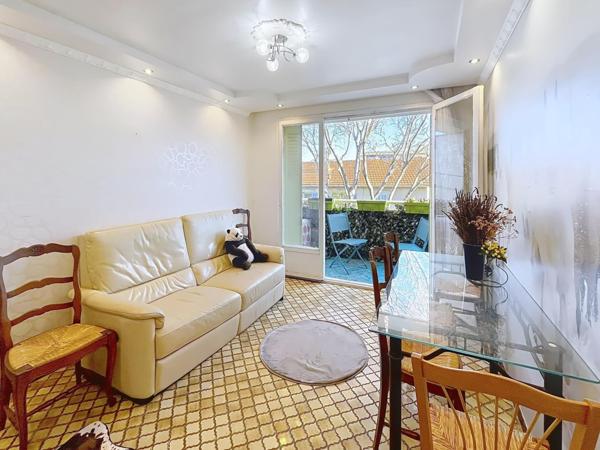 T2/3 avec exterieur stationnement et gardien 13010