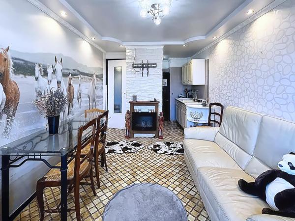 T2/3 avec exterieur stationnement et gardien 13010