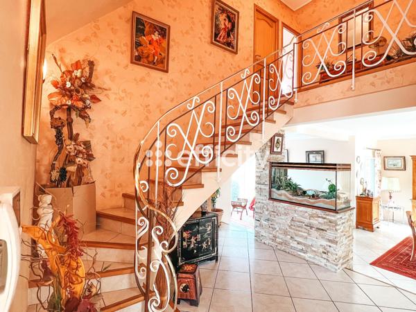 Maison 5 pièces - 234 m²