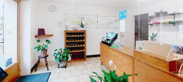 CAMPING AUX PORTES DE BEAUNE:  46 EMPLACEMENTS AVEC MAISON D'EXPLOITATION