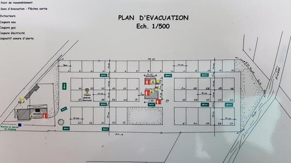 CAMPING AUX PORTES DE BEAUNE:  46 EMPLACEMENTS AVEC MAISON D'EXPLOITATION