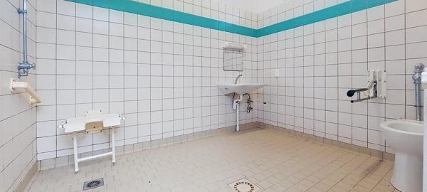 CAMPING AUX PORTES DE BEAUNE:  46 EMPLACEMENTS AVEC MAISON D'EXPLOITATION