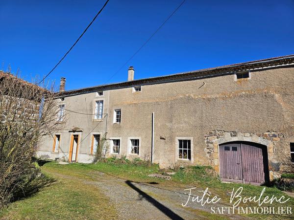 Maison avec dépendances dans charmant hameau
