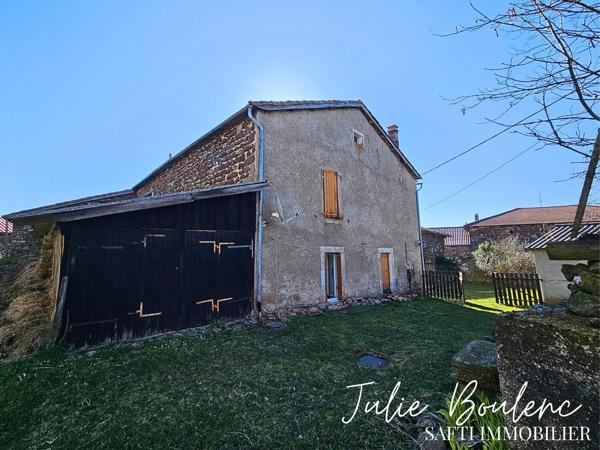 Maison avec dépendances dans charmant hameau