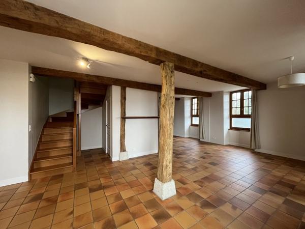 Maison à louer |  Ste-Mère |  5 pièces | 220 m²