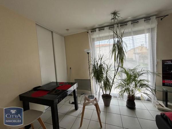 Appartement à louer 1 pièce 23.85m² Niort (79000)