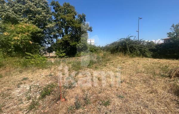 Terrain à Batir de 556 m²