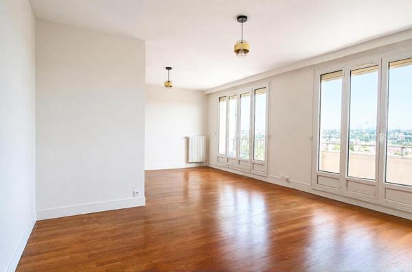 Appartement
         3 pièces
        - 56 m² Exclusivité 285 000 € *