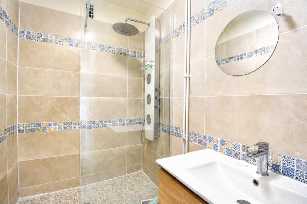 Appartement
         3 pièces
        - 56 m² Exclusivité 285 000 € *