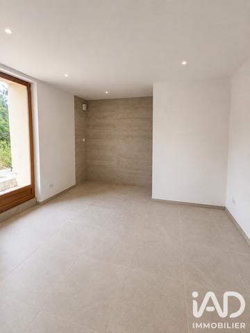 Location maison 4 pièces 93 m² Pélissanne