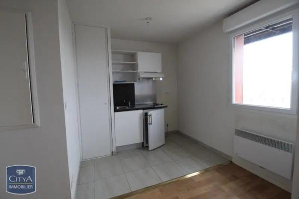 Appartement à louer 1 pièce 24.5m² Lucé (28110)