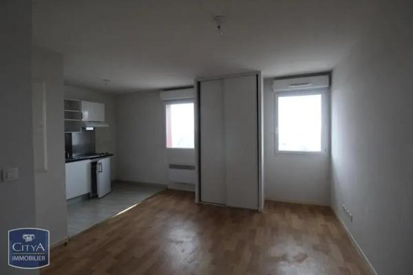 Appartement à louer 1 pièce 24.5m² Lucé (28110)