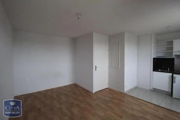 Appartement à louer 1 pièce 24.5m² Lucé (28110)