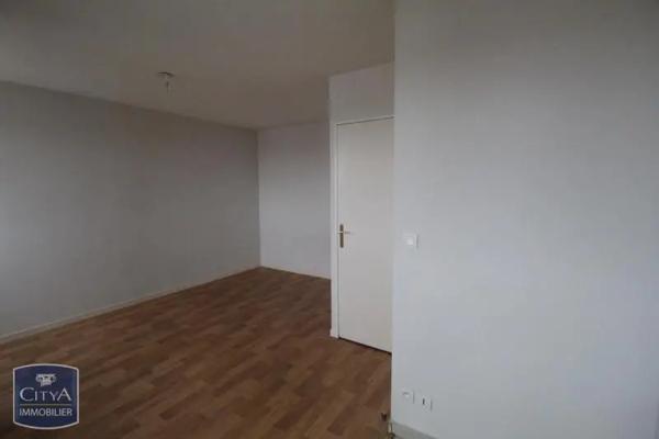 Appartement à louer 1 pièce 24.5m² Lucé (28110)