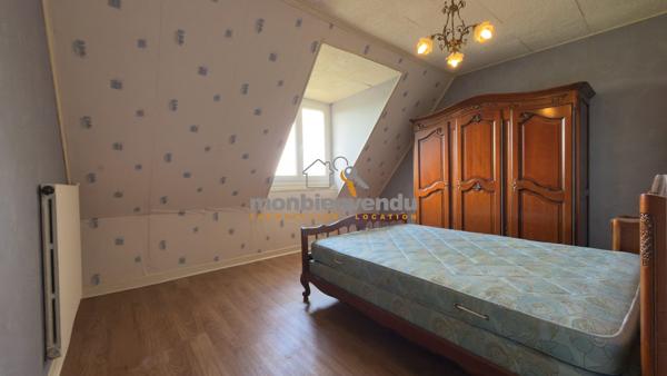 Maison familiale avec 6 chambres et sous-sol complet