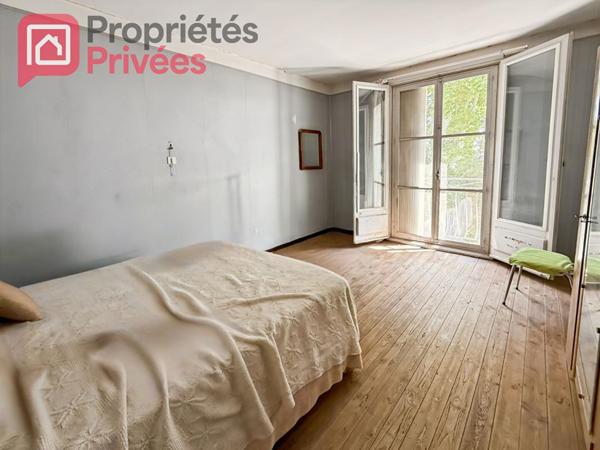 GRANDE MAISON A RENOVER 166 M2 PROCHE CENTRE VILLE