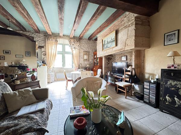 A VENDRE CHARMANT APPARTEMENT DE TYPE 2 DANS LE CENTRE HISTORIQUE DE PERIGUEUX