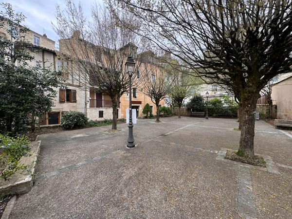 A VENDRE CHARMANT APPARTEMENT DE TYPE 2 DANS LE CENTRE HISTORIQUE DE PERIGUEUX