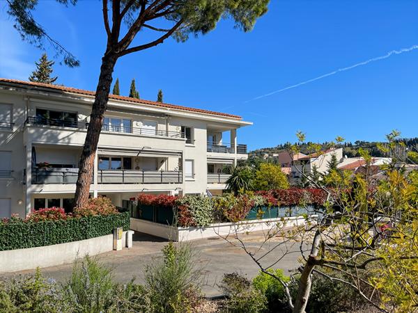 APPARTEMENT DE TYPE 2 PIECES EN REZ DE JARDIN