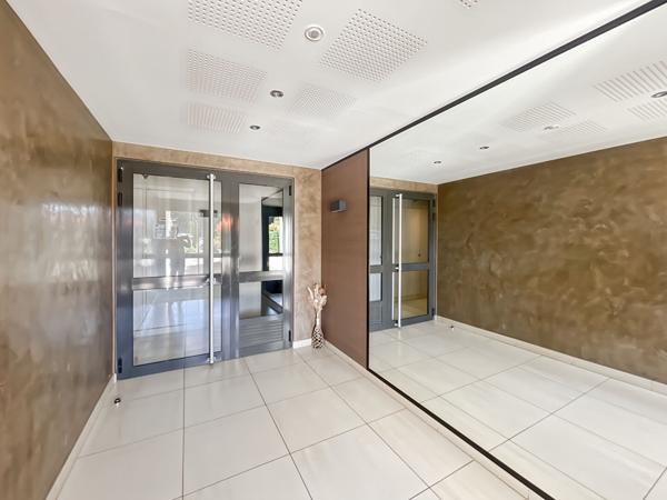 APPARTEMENT DE TYPE 2 PIECES EN REZ DE JARDIN